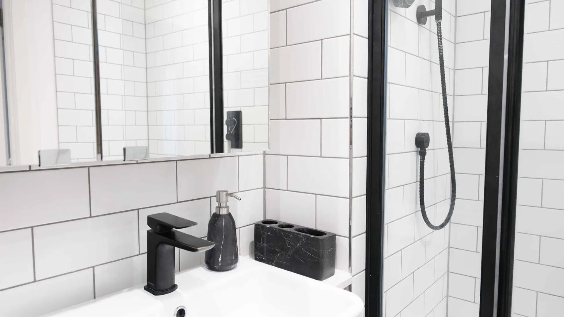 Luxury One Bedroom Apartment Near Canary Wharf With Gym London 0*,  United Kingdom