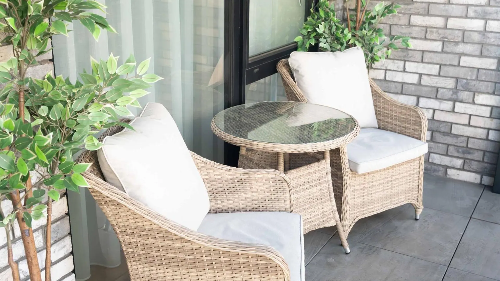 Luxury One Bedroom Apartment Near Canary Wharf With Gym London