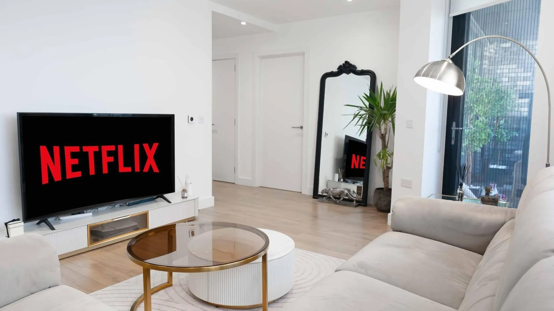Luxury One Bedroom Apartment Near Canary Wharf With Gym London United Kingdom