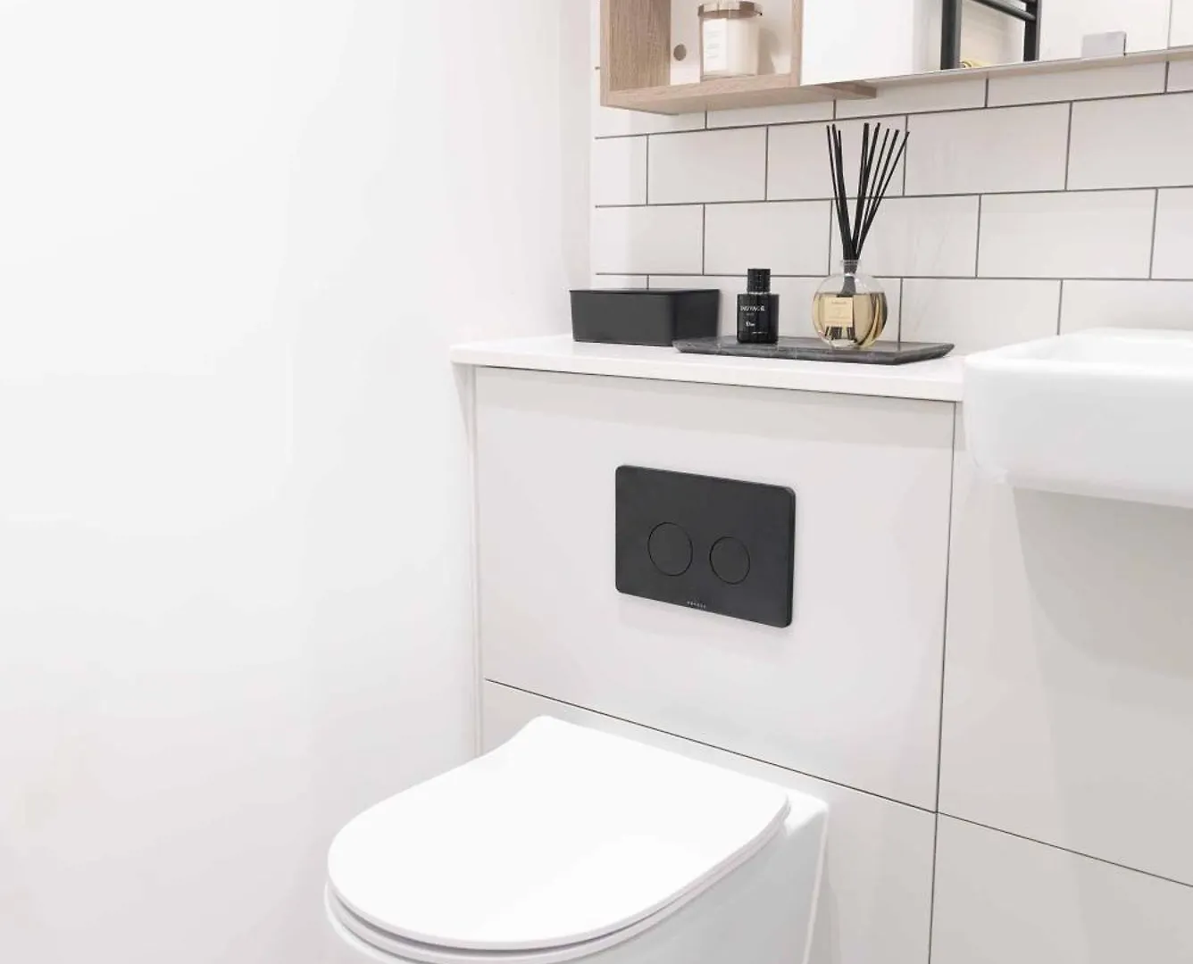 Luxury One Bedroom Apartment Near Canary Wharf With Gym London